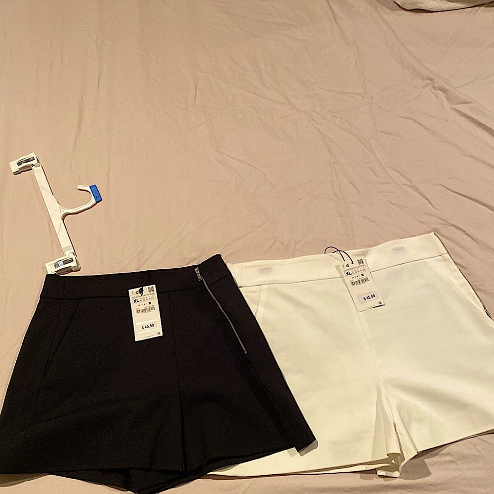 NWT Zara Woman XL shorts - 2 total. 1 black, 1 white. Selling as pair. 2for1!